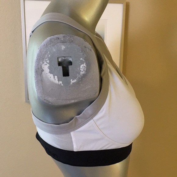 CALVIN KLEIN | Sports Bra - Picture 6 of 8